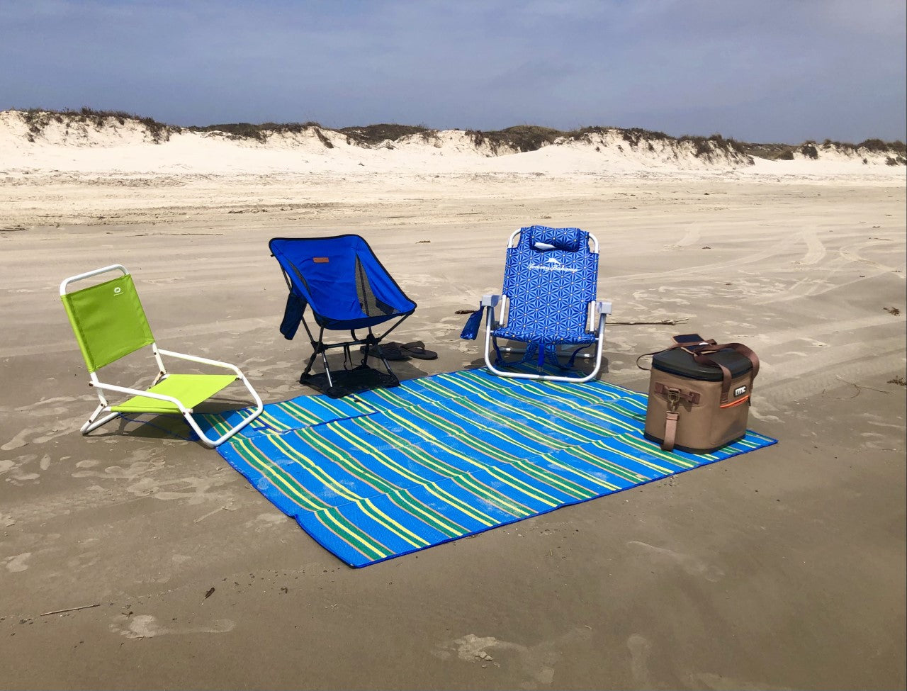 backpacking beach chairs on beach